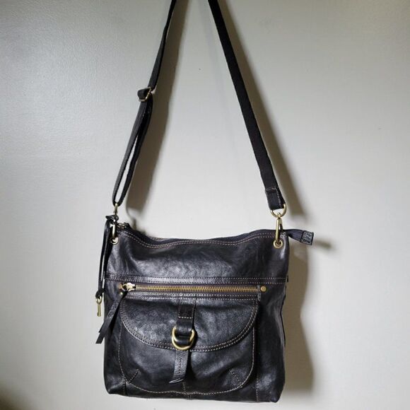 EUC FOSSIL BLACK GENUINE LEATHER SLING BAG MEDIUM - Picture 4 of 16